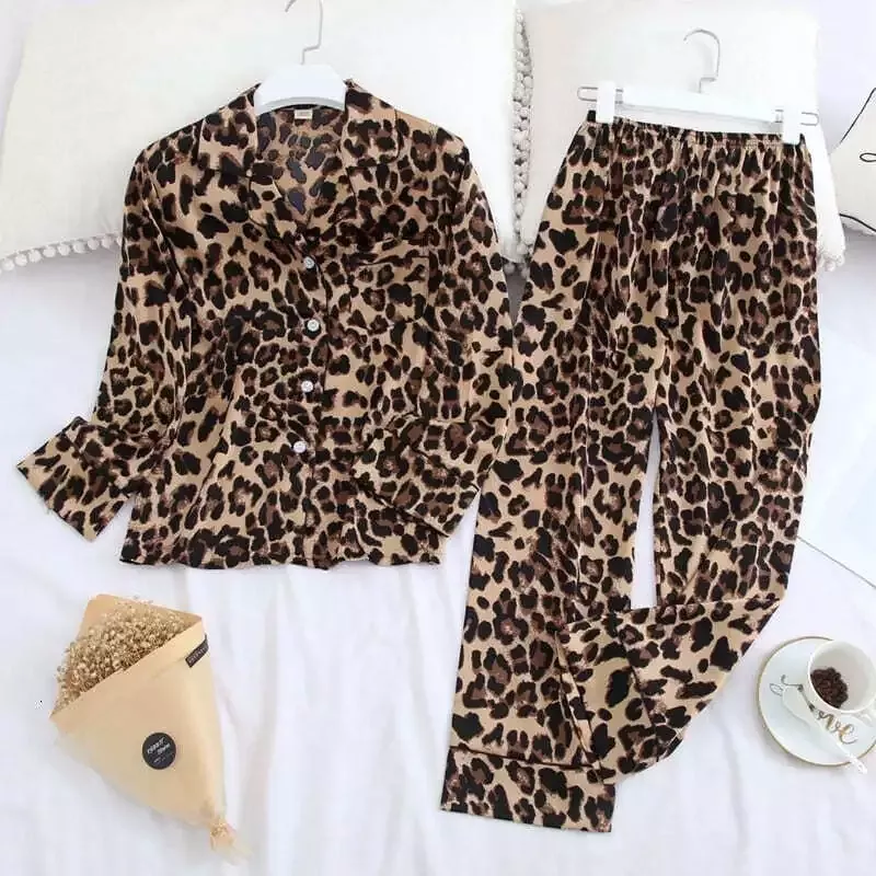 Pyjama Satin Léopard