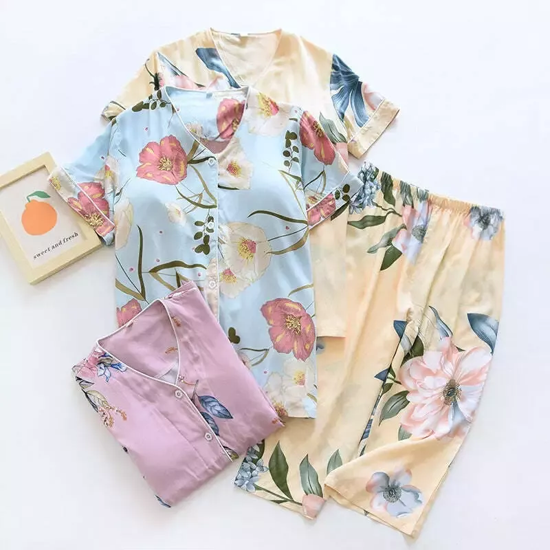 Pyjama satin rose à fleurs manches courtes