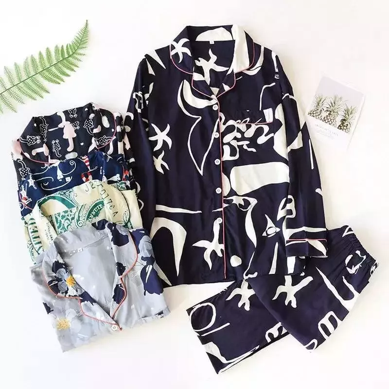 Pyjama satin bleu marine et blanc